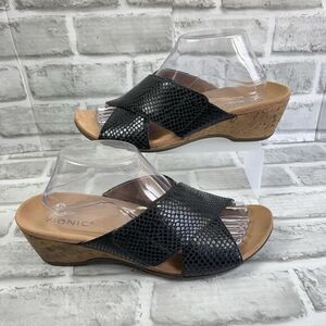 Vionic Leticia Women's 10 Black Pebble Leather Cork Wedge Comfort Sandals